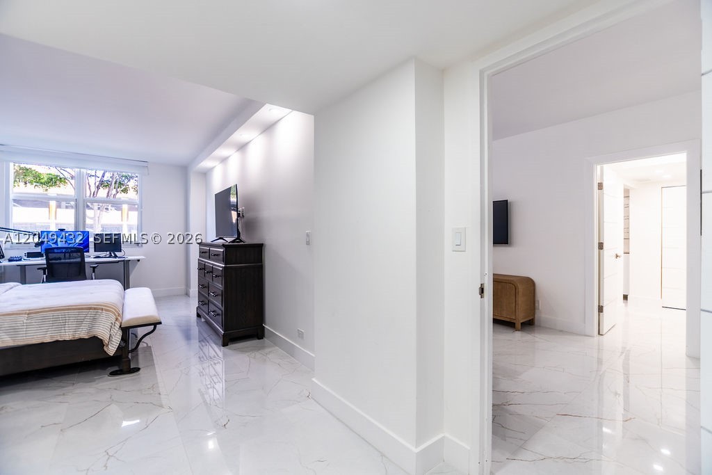 WINSTON TOWERS 500 CONDO - Residential