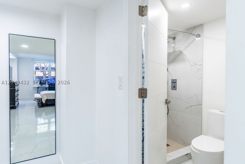 WINSTON TOWERS 500 CONDO - Residential