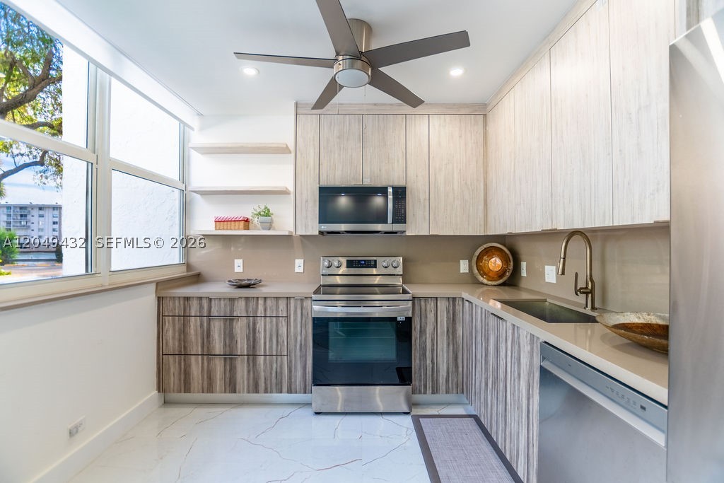 WINSTON TOWERS 500 CONDO - Residential