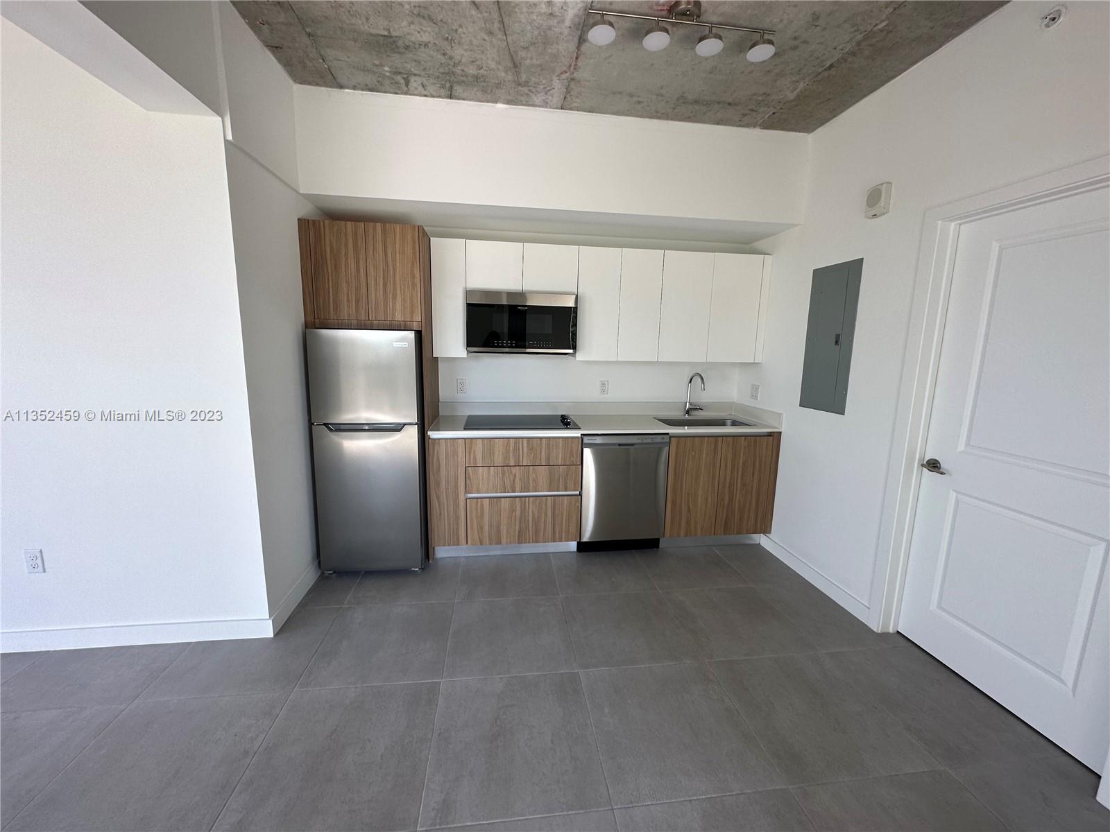 HIGHLAND PARK - Residential Lease