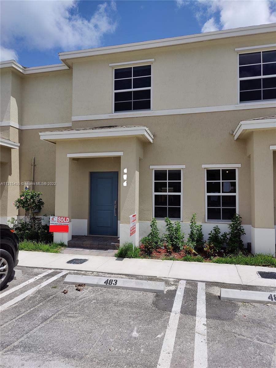 Townhouse almost new 2/2.5 with 2 assign parking spaces in front of the home. Bedroom 1 is upstairs with its own private bathroom and walk in closet. Bedroom 2 is upstairs with its own private bathroom and walk in closet. Tile floor. NO CARPET. Modern kitchen. Huge Pantry. Paved Patio. Gorgeous Clubhouse pool, basketball courts, a huge fitness center. Easy HOA Approval.