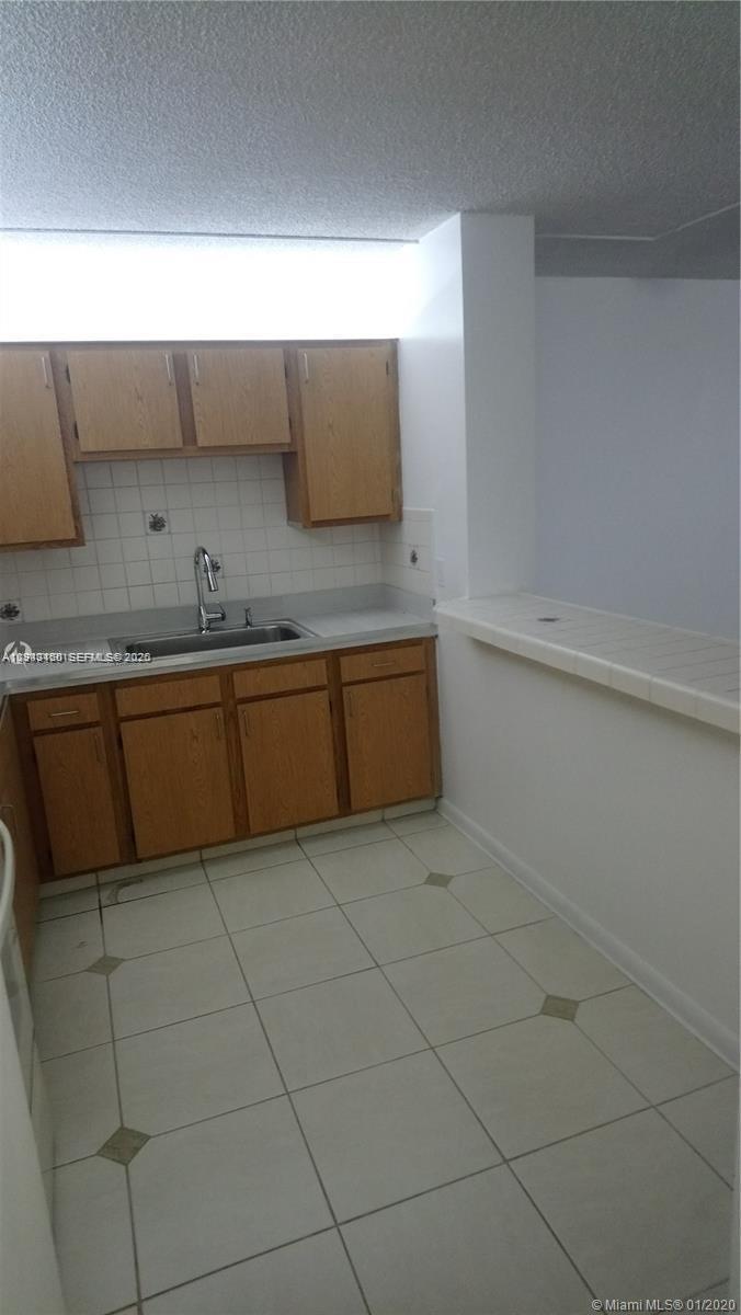 Great investment property, community is in the process of full renovations including new roof, new impact windows, new elevators and parking lot will be fully redone, rentals are really fast and high occupancy rate.