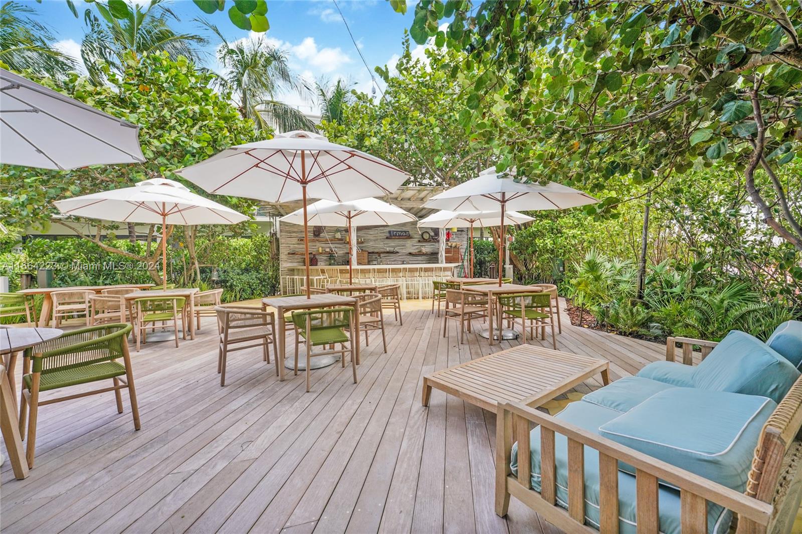 2201 COLLINS AVE CONDO - Residential