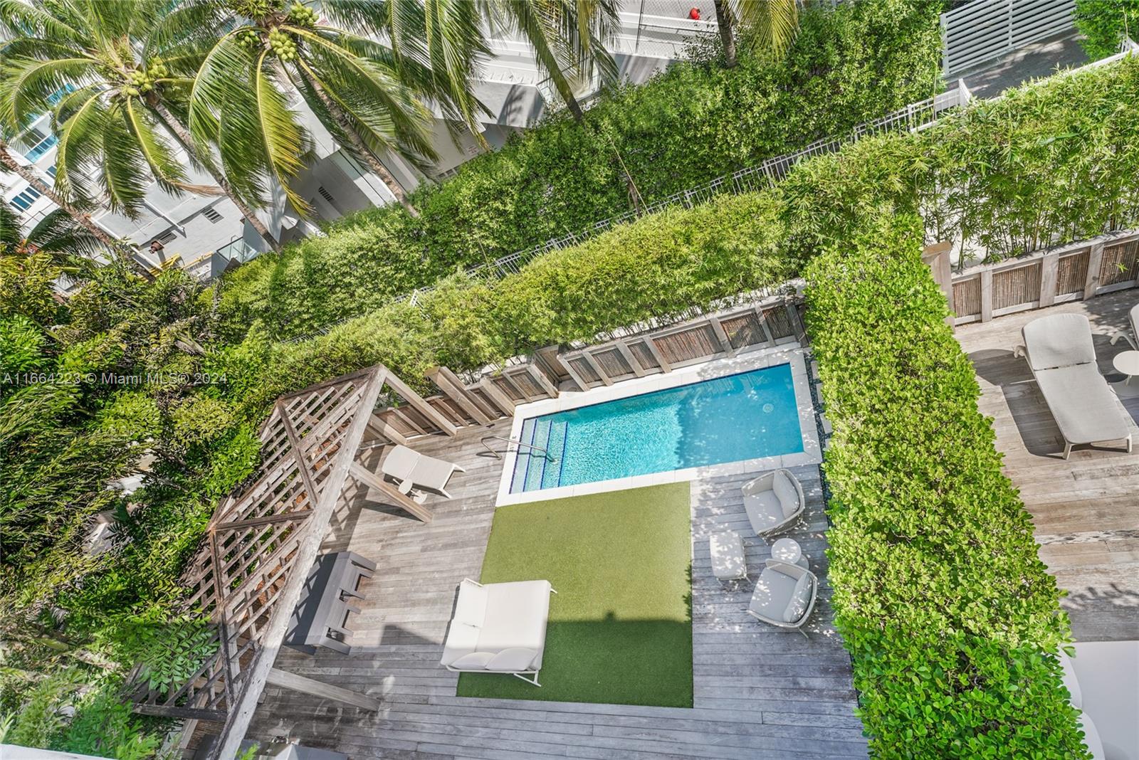 2201 COLLINS AVE CONDO - Residential