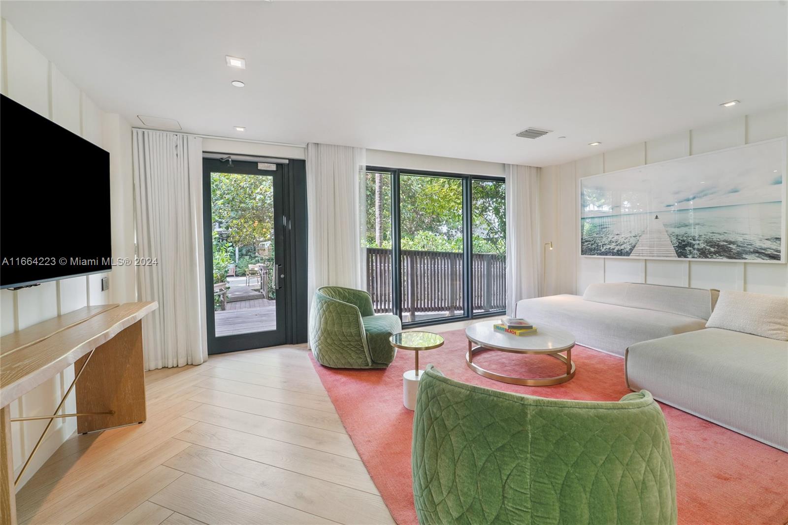 2201 COLLINS AVE CONDO - Residential