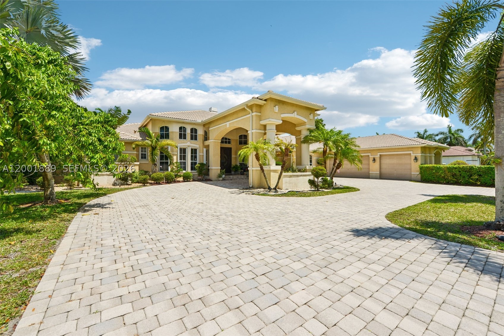 COUNTRY GLEN - Residential