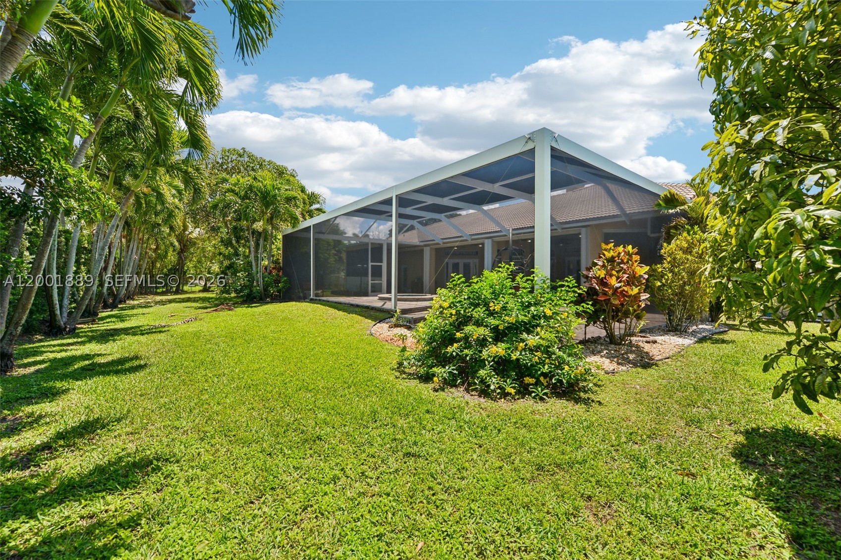 COUNTRY GLEN - Residential