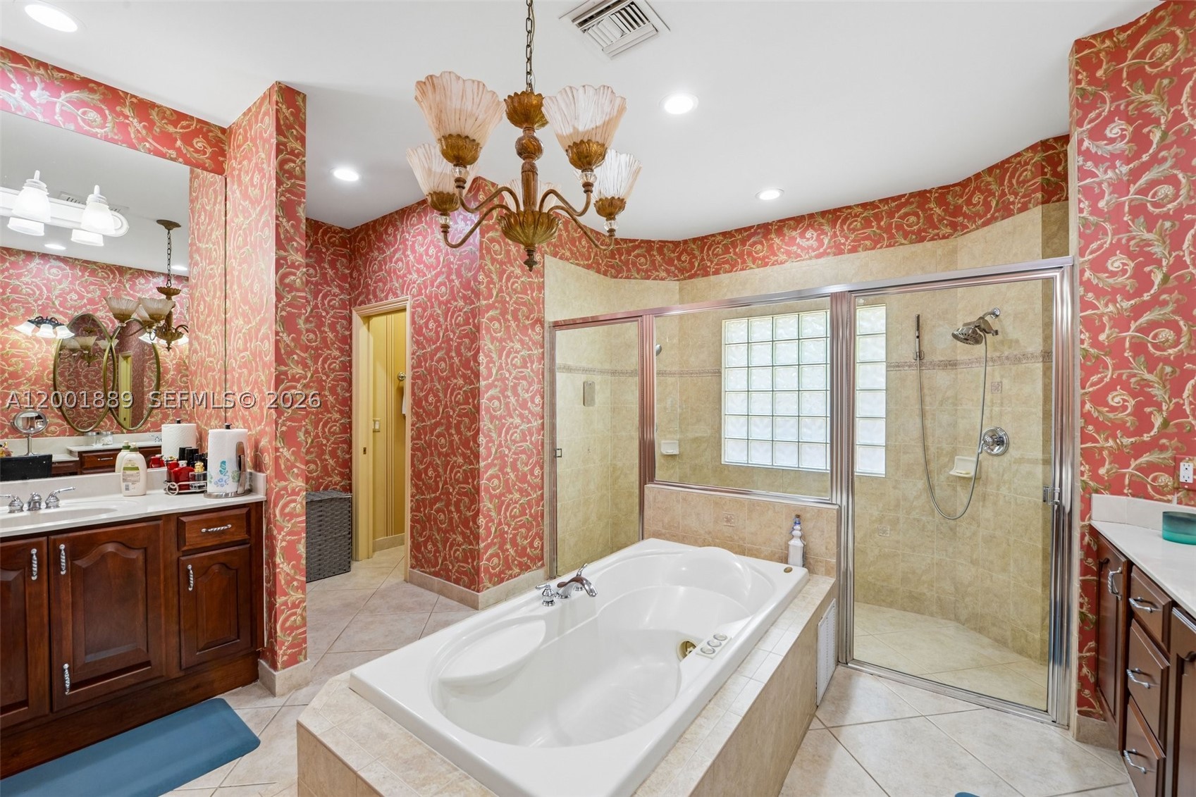 COUNTRY GLEN - Residential
