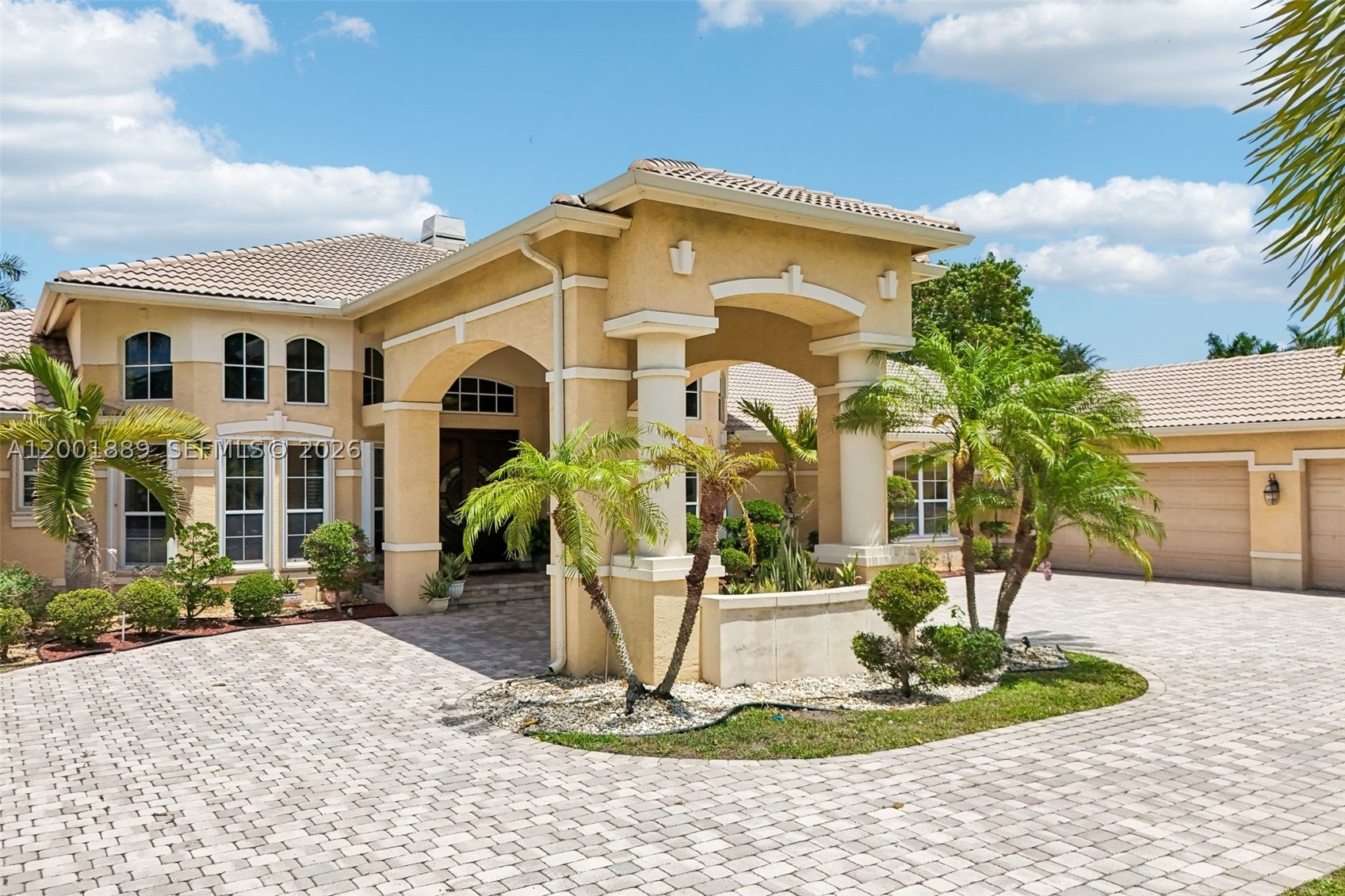 COUNTRY GLEN - Residential