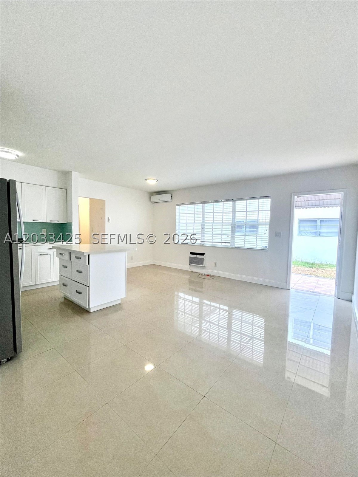HOLLYWOOD - Residential Lease