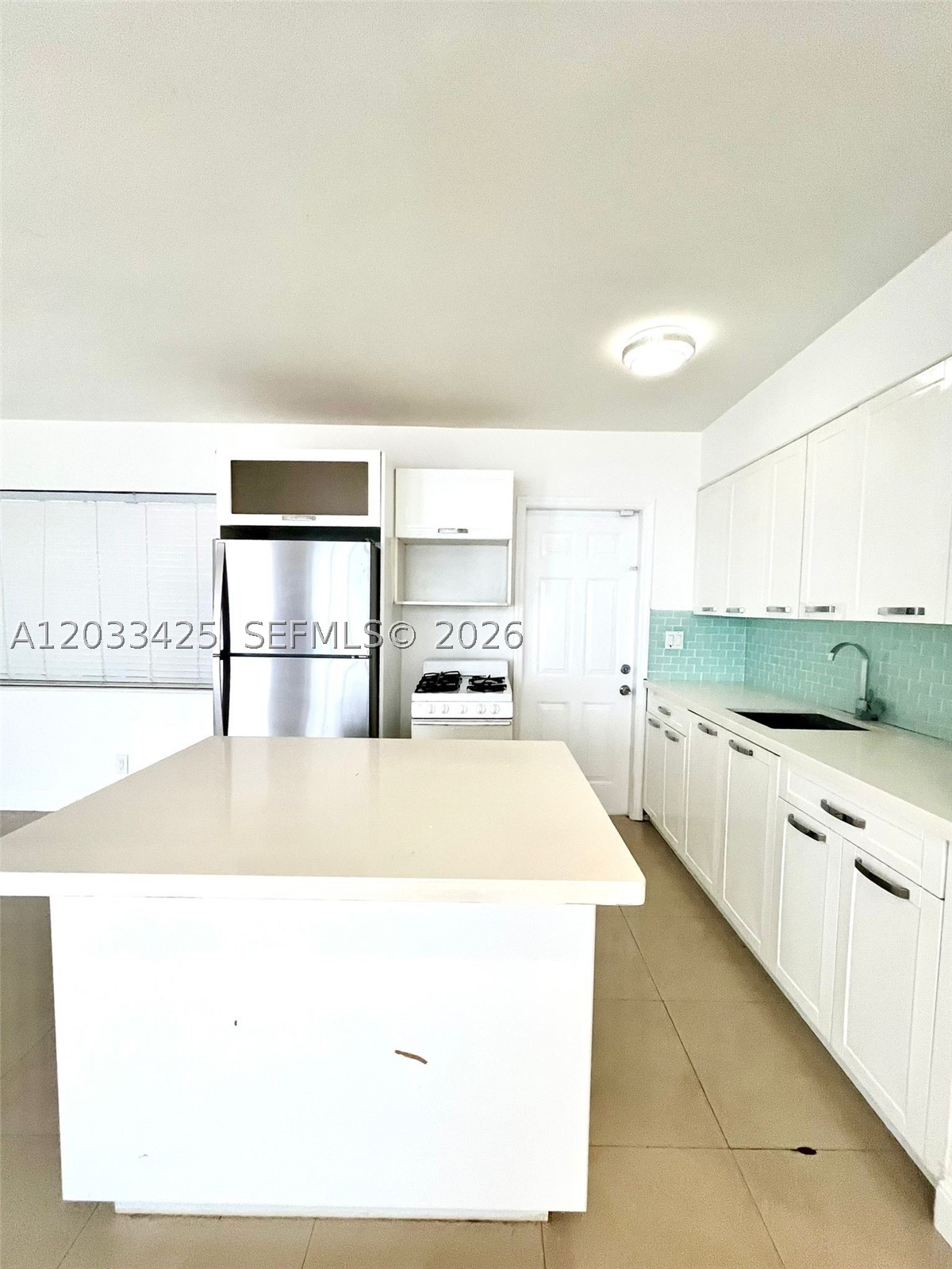 HOLLYWOOD - Residential Lease