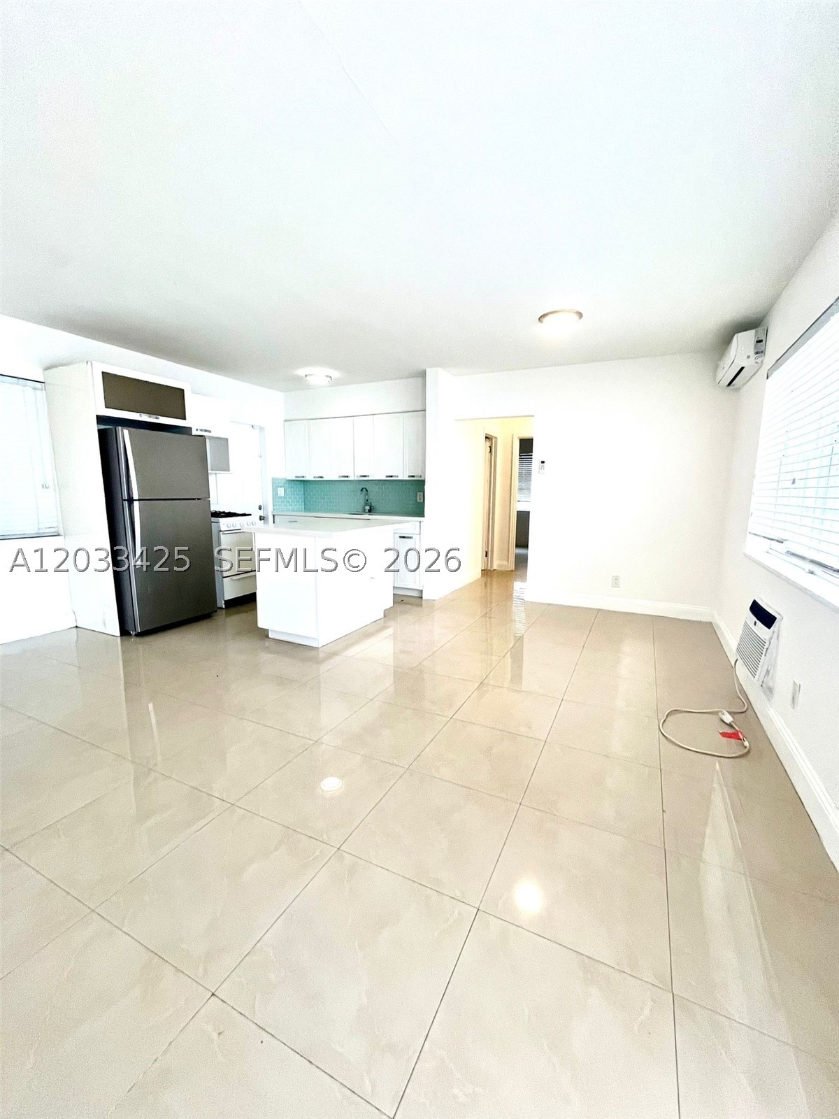 HOLLYWOOD - Residential Lease