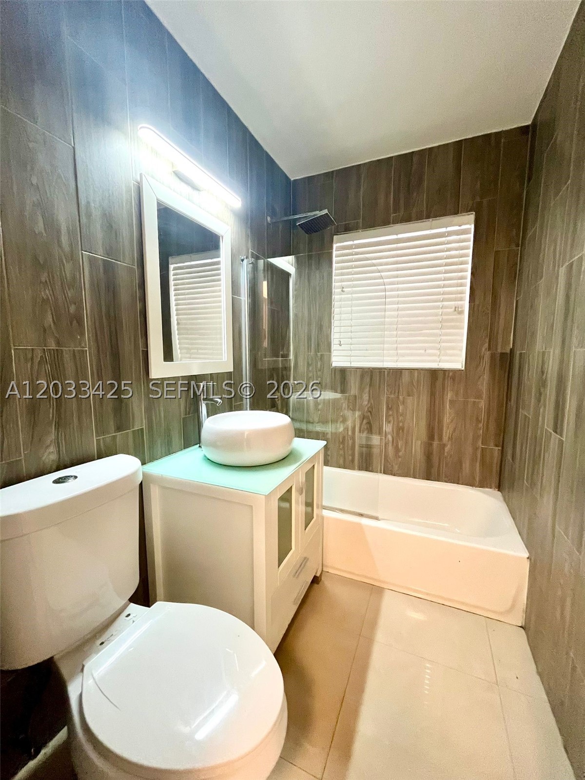 HOLLYWOOD - Residential Lease