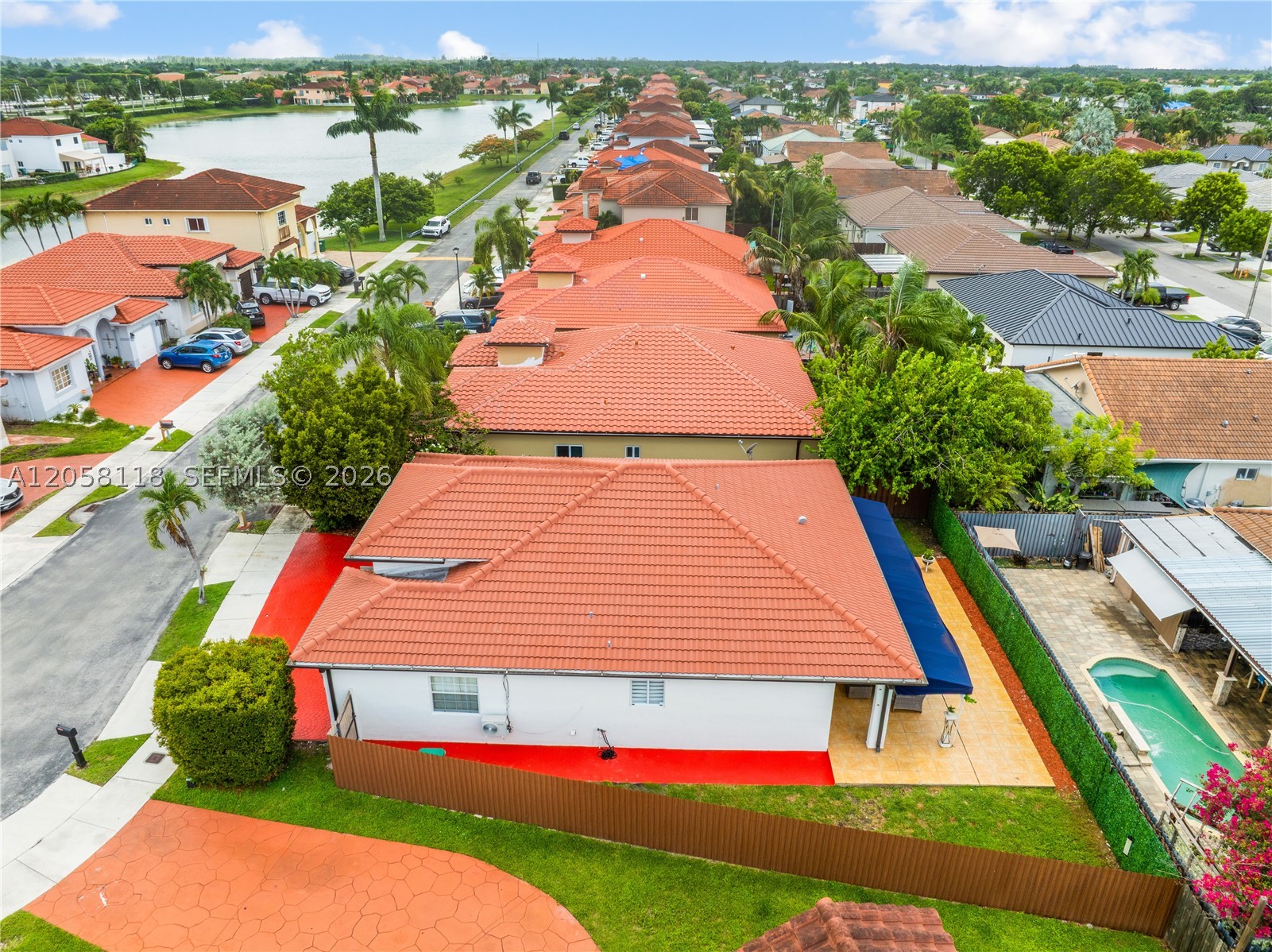 PELICANS POINT A T MILLER - Residential