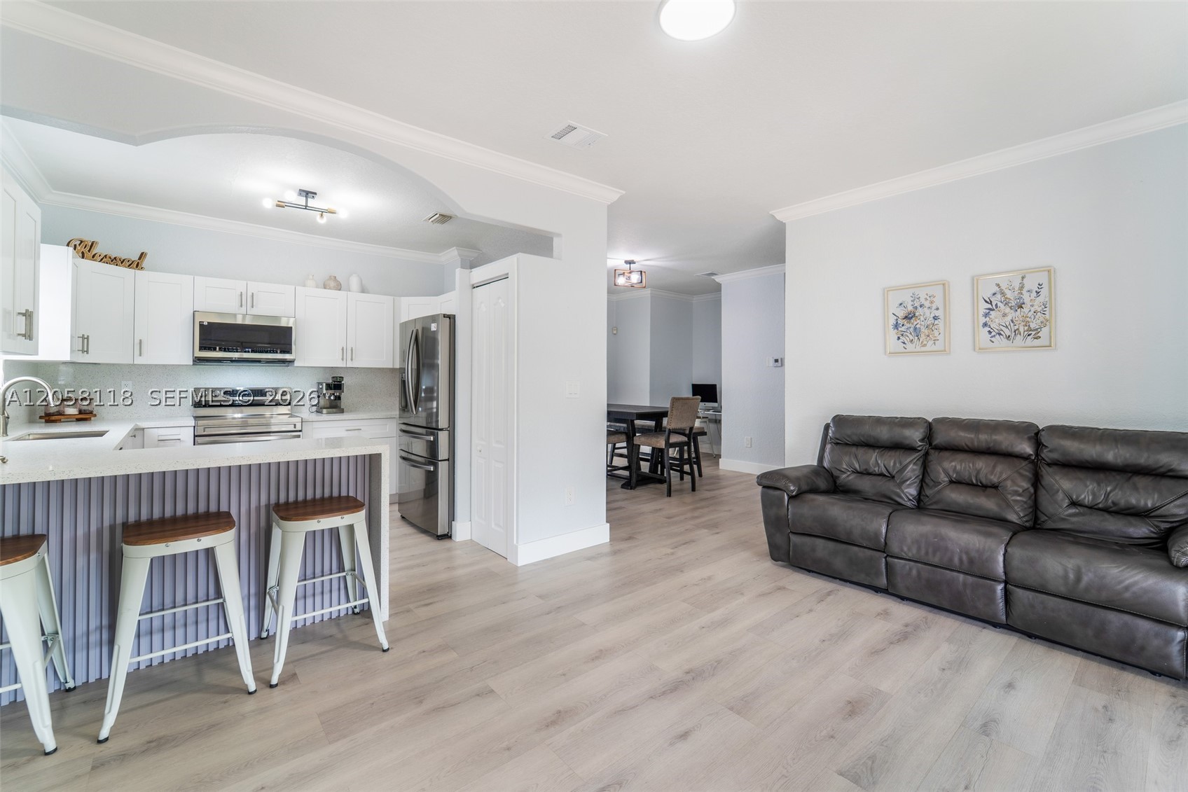 PELICANS POINT A T MILLER - Residential