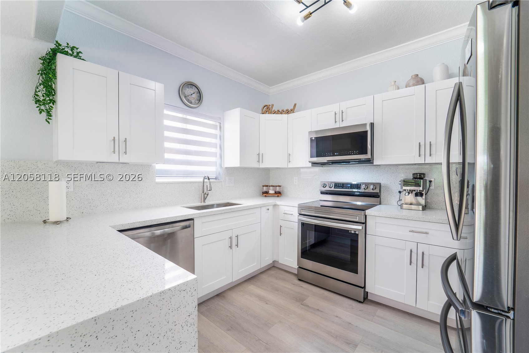 PELICANS POINT A T MILLER - Residential