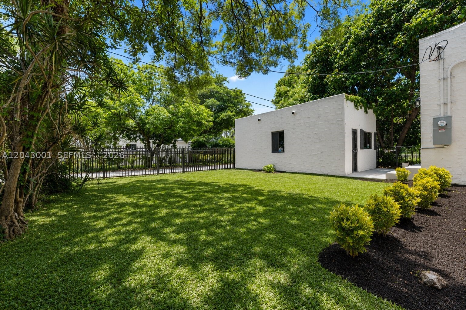 CRESTWOOD - Residential