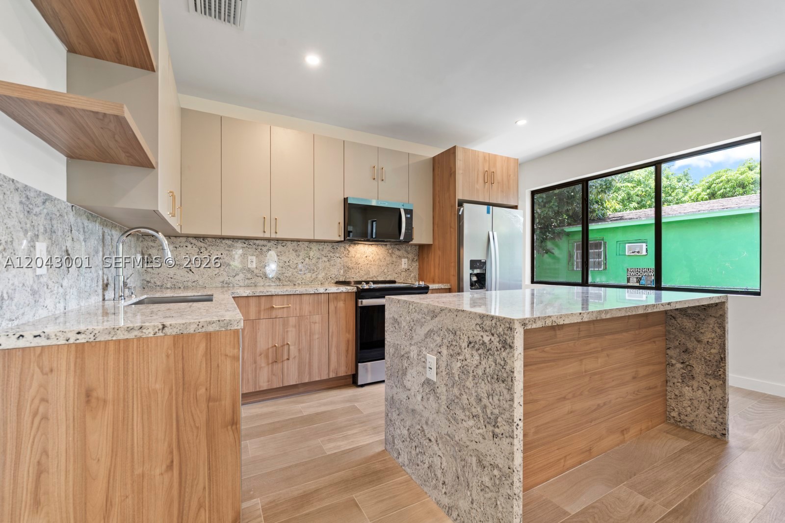 CRESTWOOD - Residential