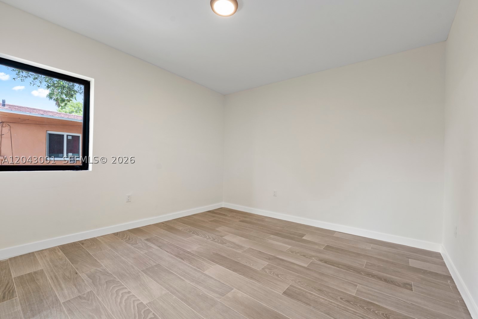 CRESTWOOD - Residential