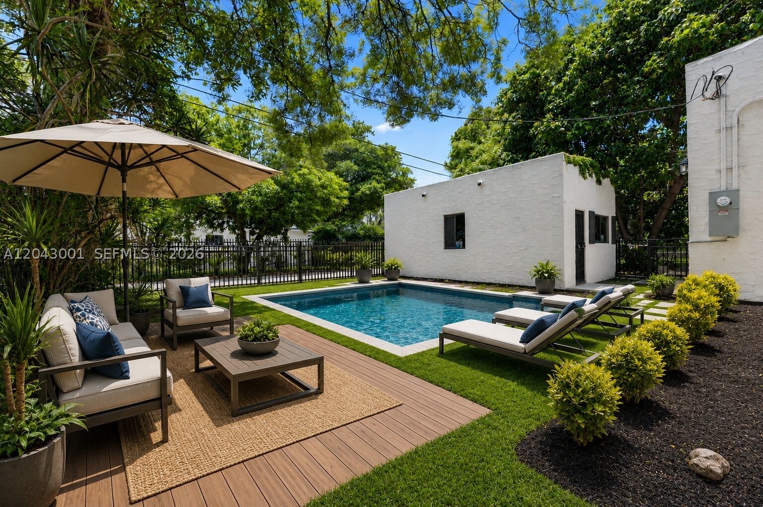 CRESTWOOD - Residential