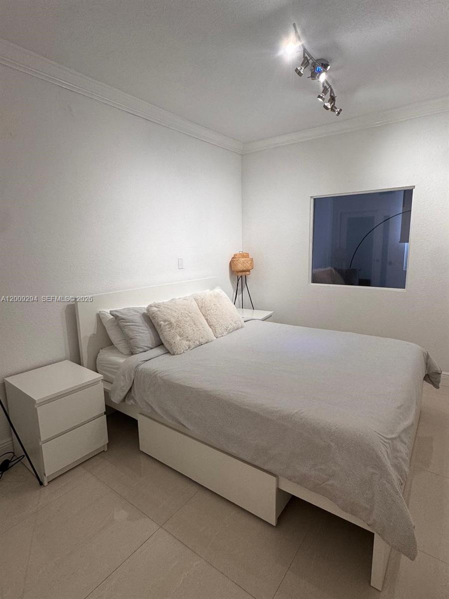 RONEY PALACE CONDO - Residential