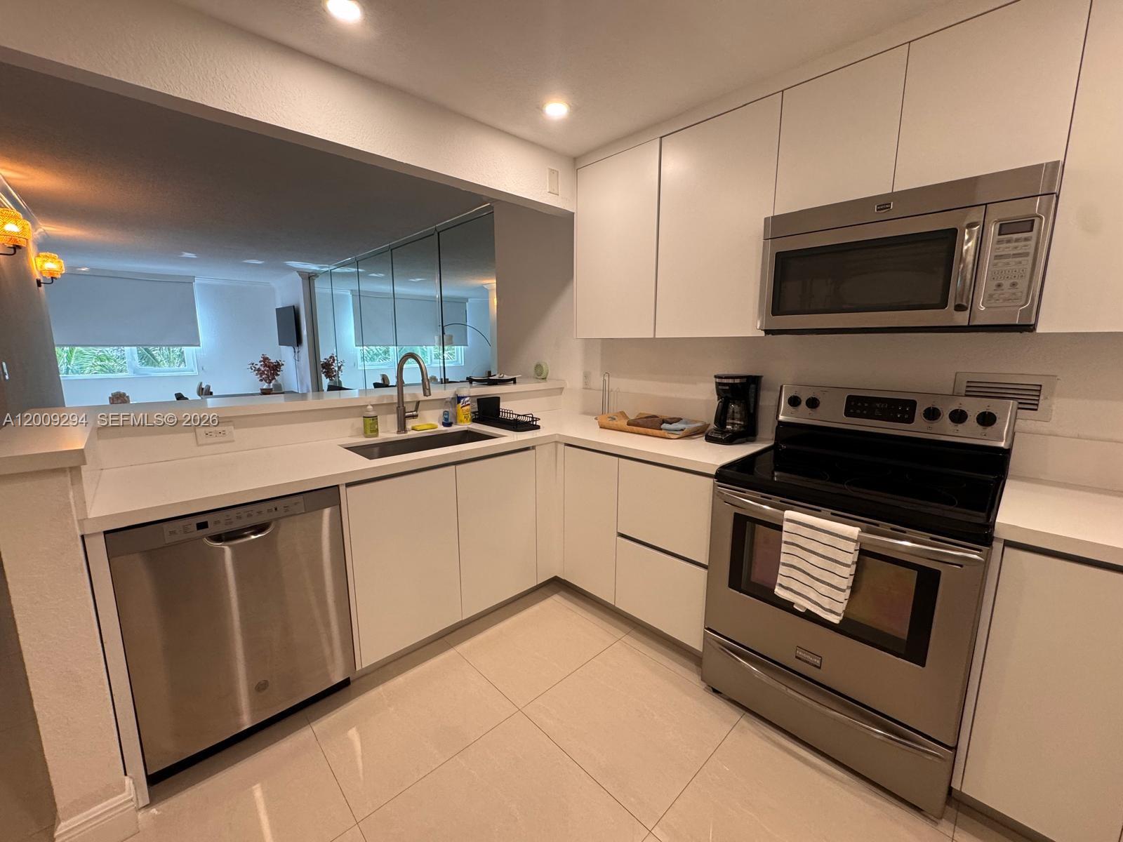 RONEY PALACE CONDO - Residential