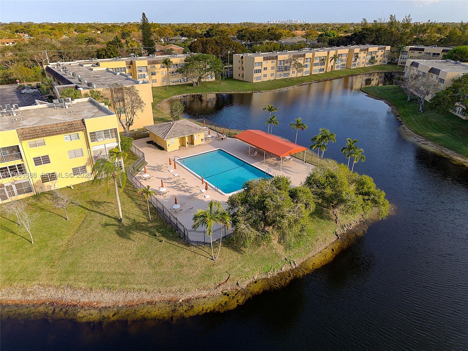 BERMUDA CLUB SEVEN CONDO - Residential