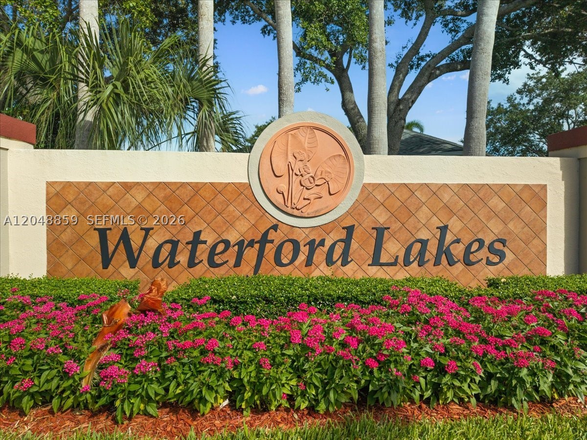 WATERFORD LAKES SUBDIVISI - Residential