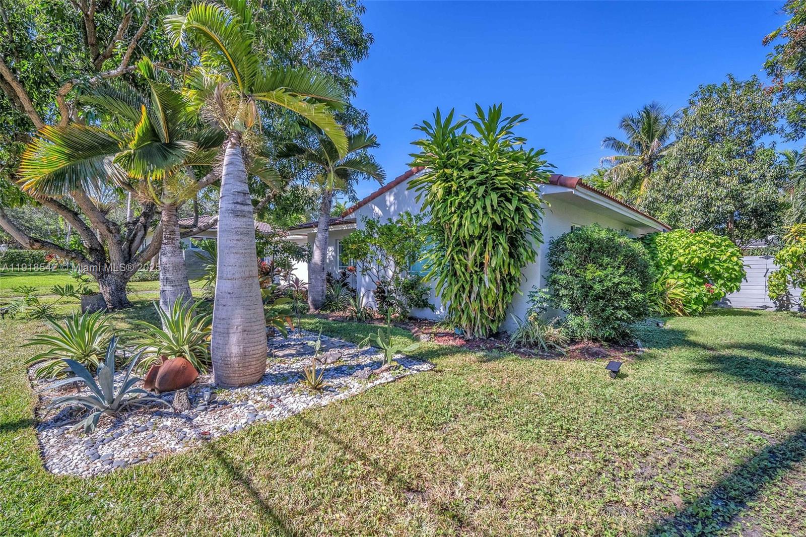 MIAMI SHORES SEC 8 REV - Residential