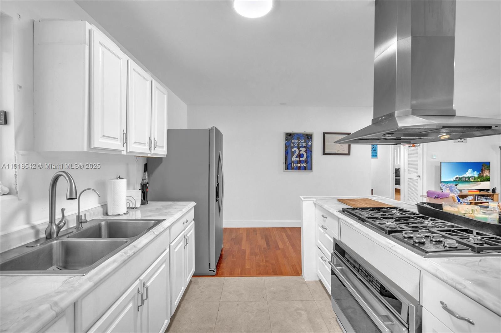 MIAMI SHORES SEC 8 REV - Residential