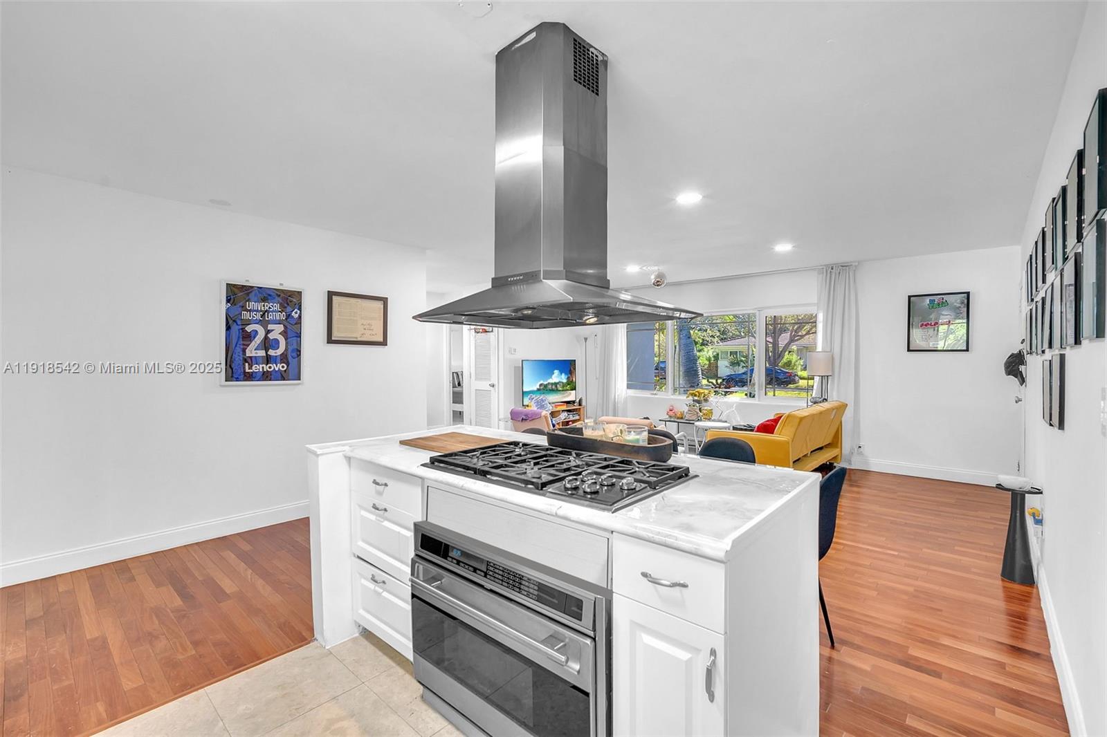 MIAMI SHORES SEC 8 REV - Residential