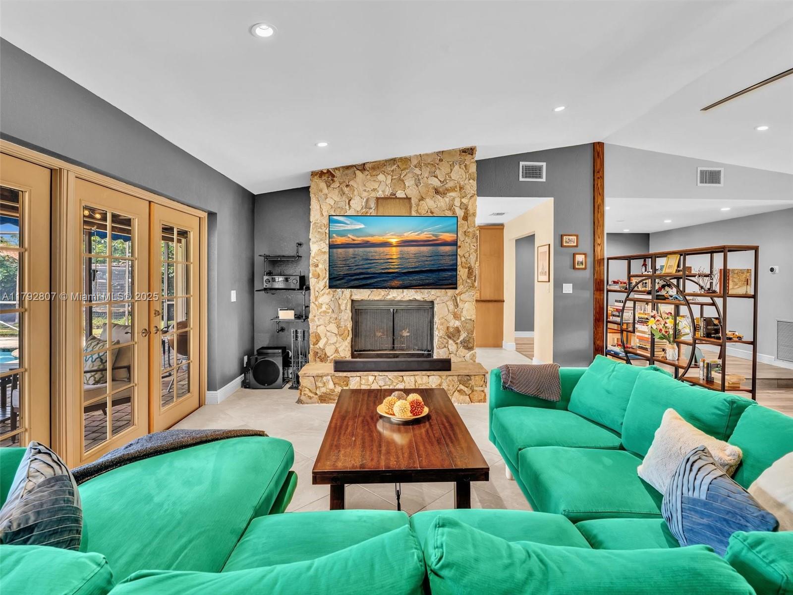 OAK WOOD - Residential