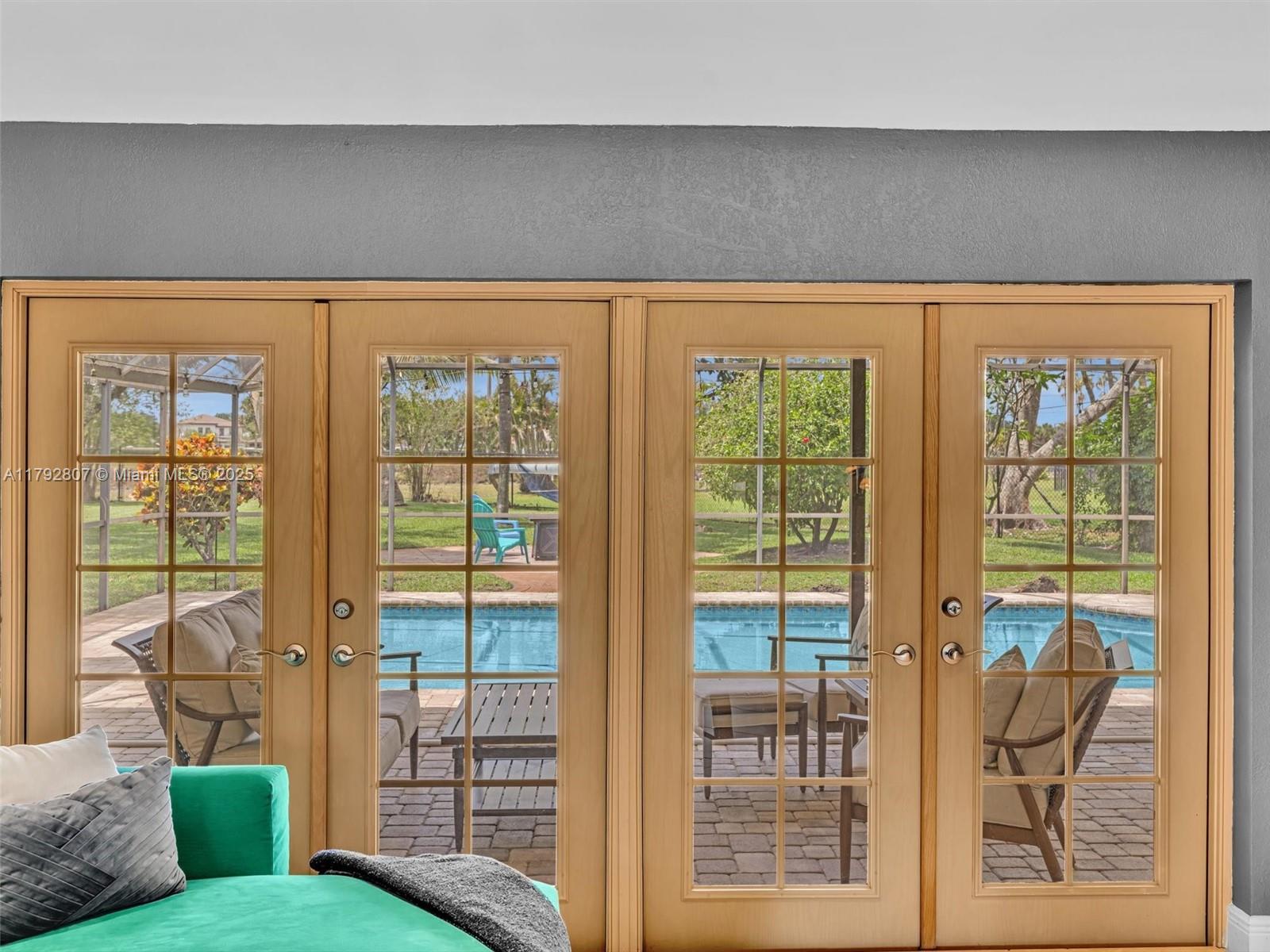 OAK WOOD - Residential