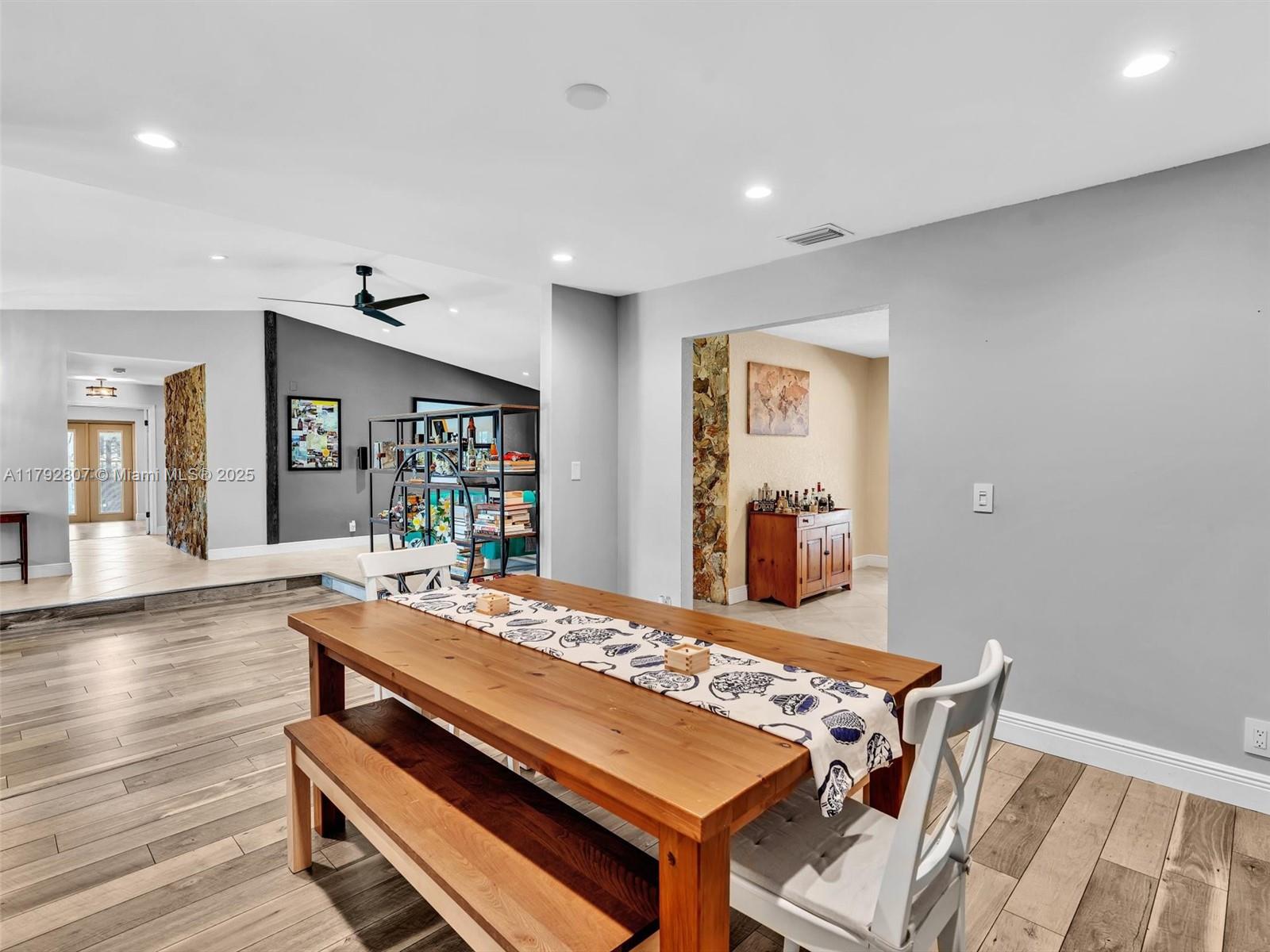 OAK WOOD - Residential