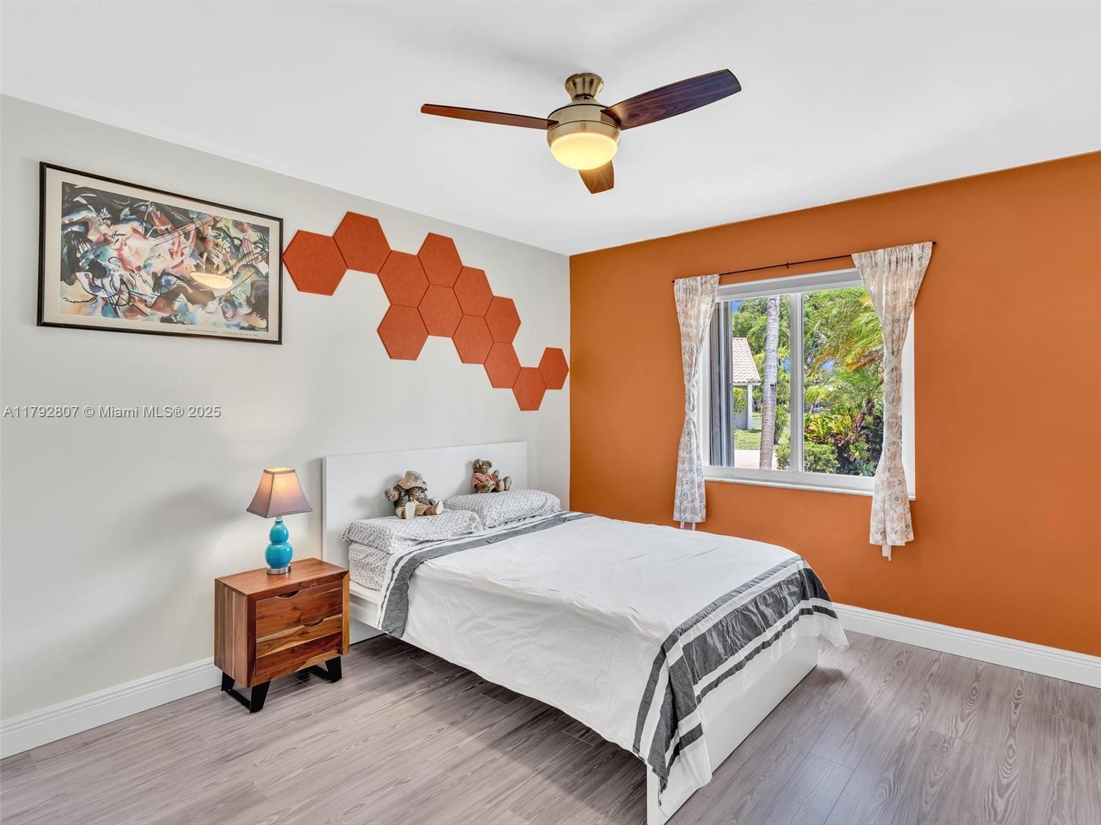 OAK WOOD - Residential