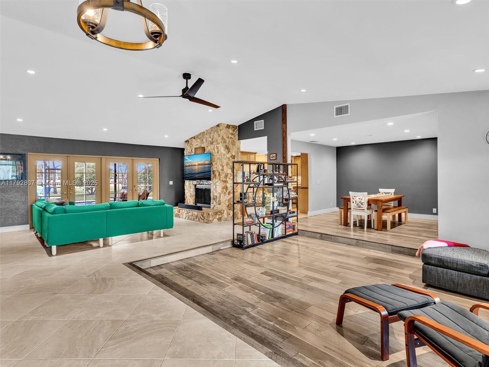 OAK WOOD - Residential