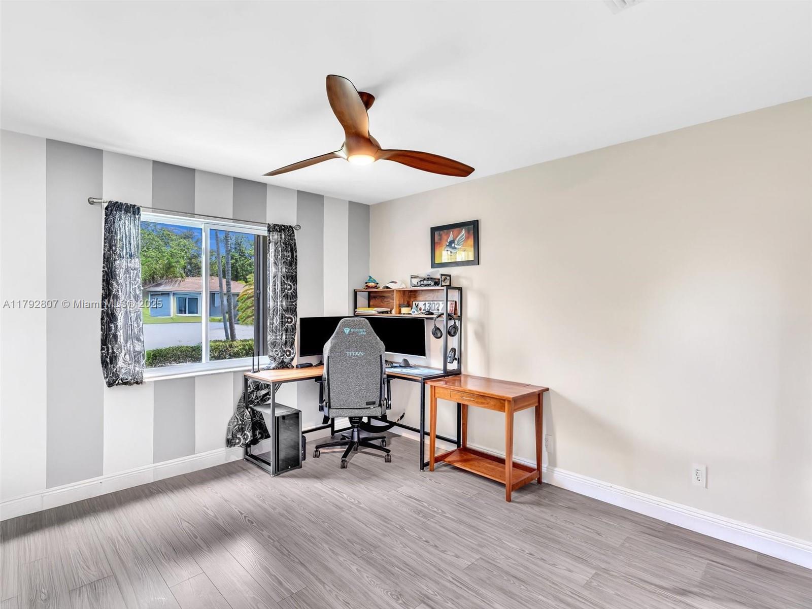 OAK WOOD - Residential