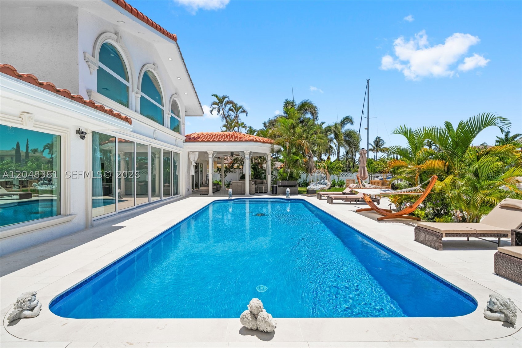 HILLSBORO HARBOR UNIT - Residential