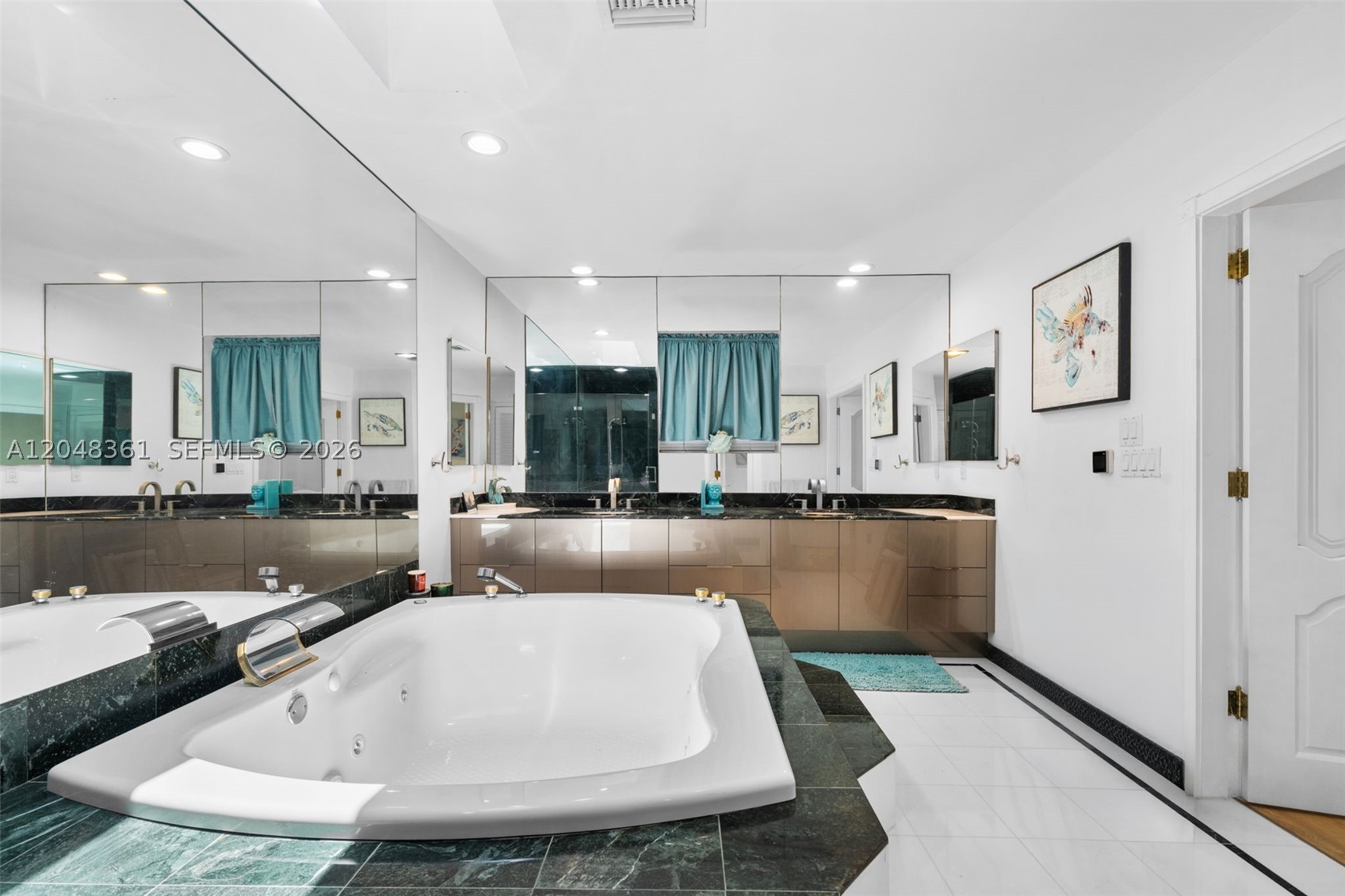 HILLSBORO HARBOR UNIT - Residential