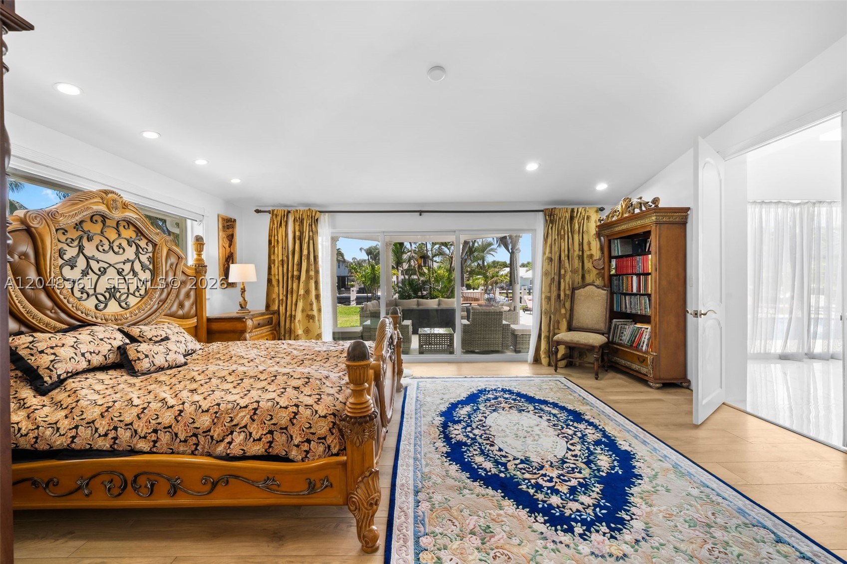 HILLSBORO HARBOR UNIT - Residential