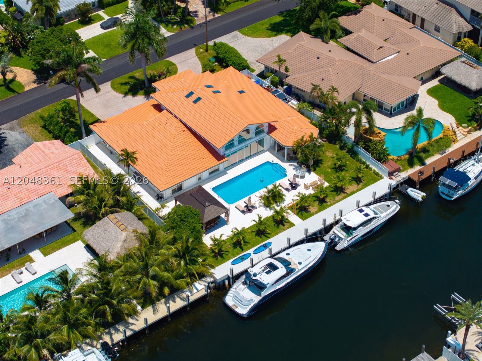 HILLSBORO HARBOR UNIT - Residential