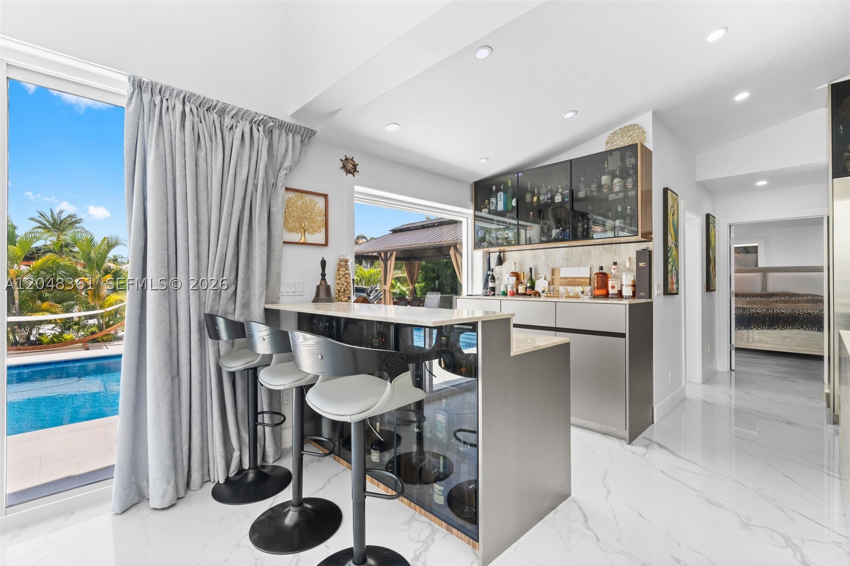 HILLSBORO HARBOR UNIT - Residential
