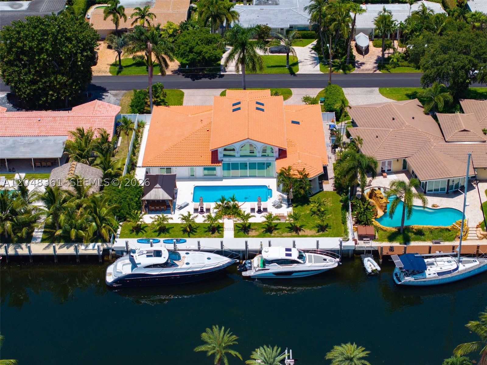 HILLSBORO HARBOR UNIT - Residential