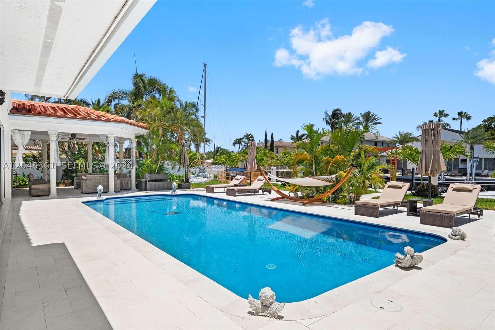 HILLSBORO HARBOR UNIT - Residential