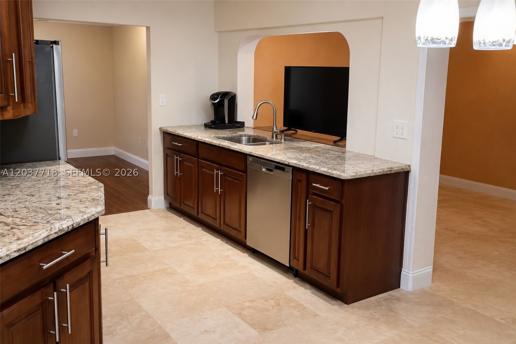 OAKLAND ESTATES 4TH SEC - Residential Lease