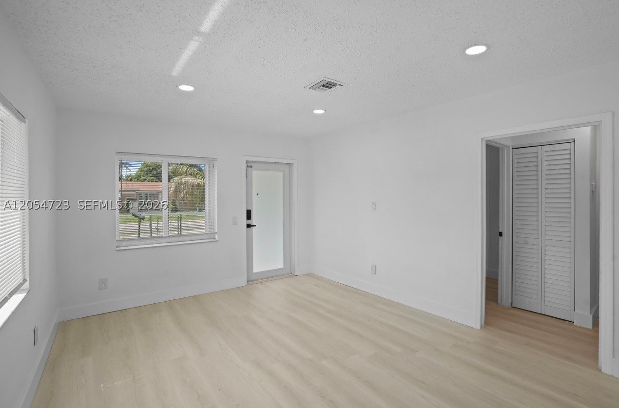 PINEWOOD PARK EXTENSION N - Residential Income