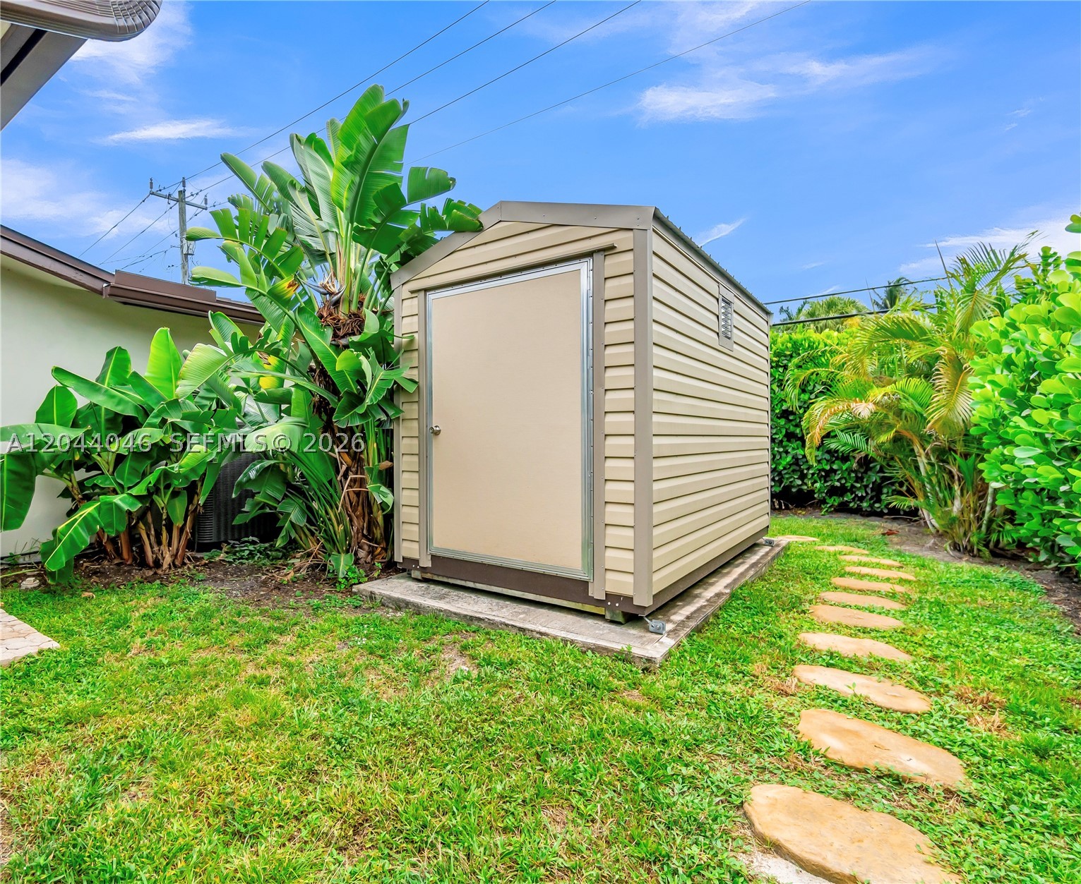 CORAL RIDGE COUNTRY CLUB - Residential