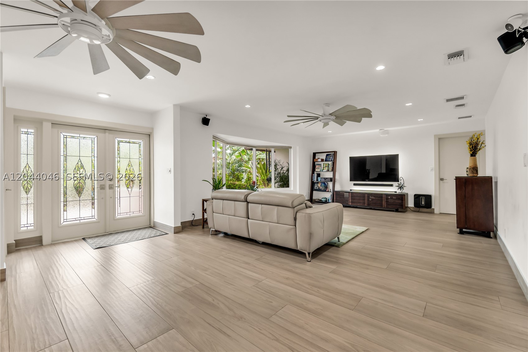 CORAL RIDGE COUNTRY CLUB - Residential