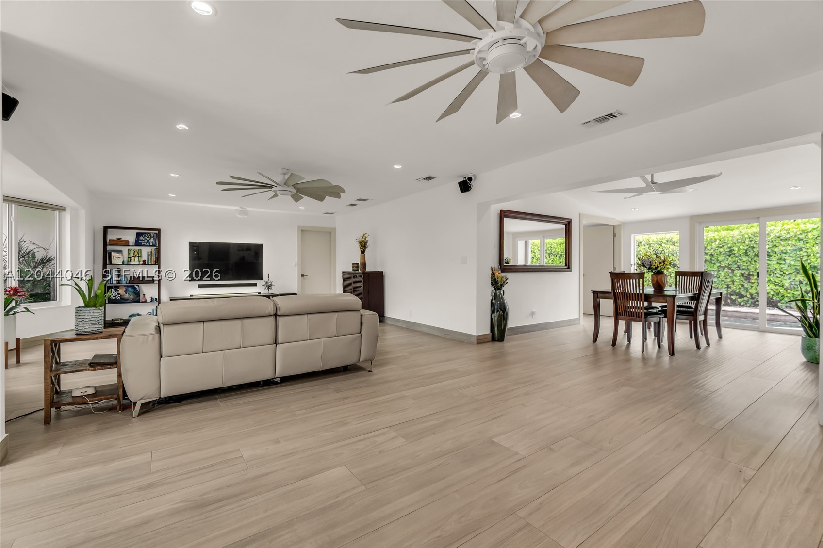 CORAL RIDGE COUNTRY CLUB - Residential