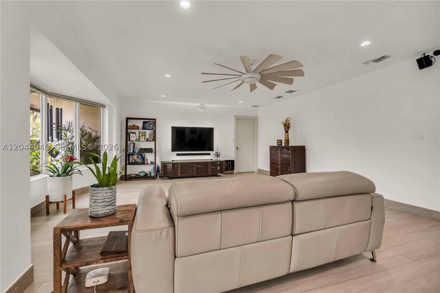 CORAL RIDGE COUNTRY CLUB - Residential